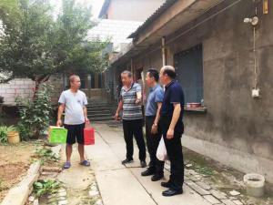 王學(xué)斌***總裁帶隊到楊冢社區慰問(wèn)困難群眾